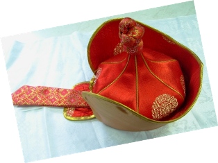 red tuvan hat
